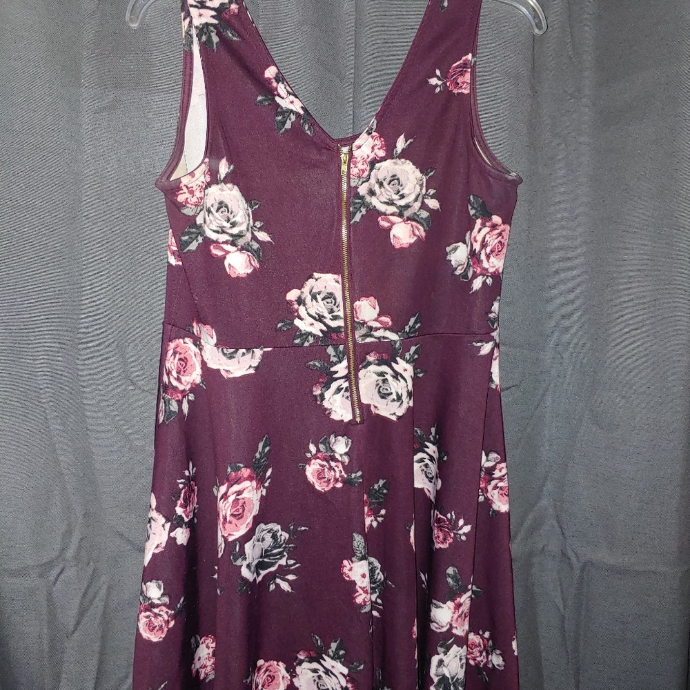 Dress - Picture 4 of 4